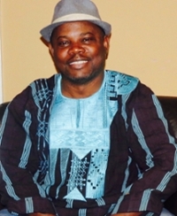 SIU Faculty Senate Past President Olusegun Ojewuyi